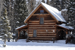 murphey-cabin-in-red-river-nm